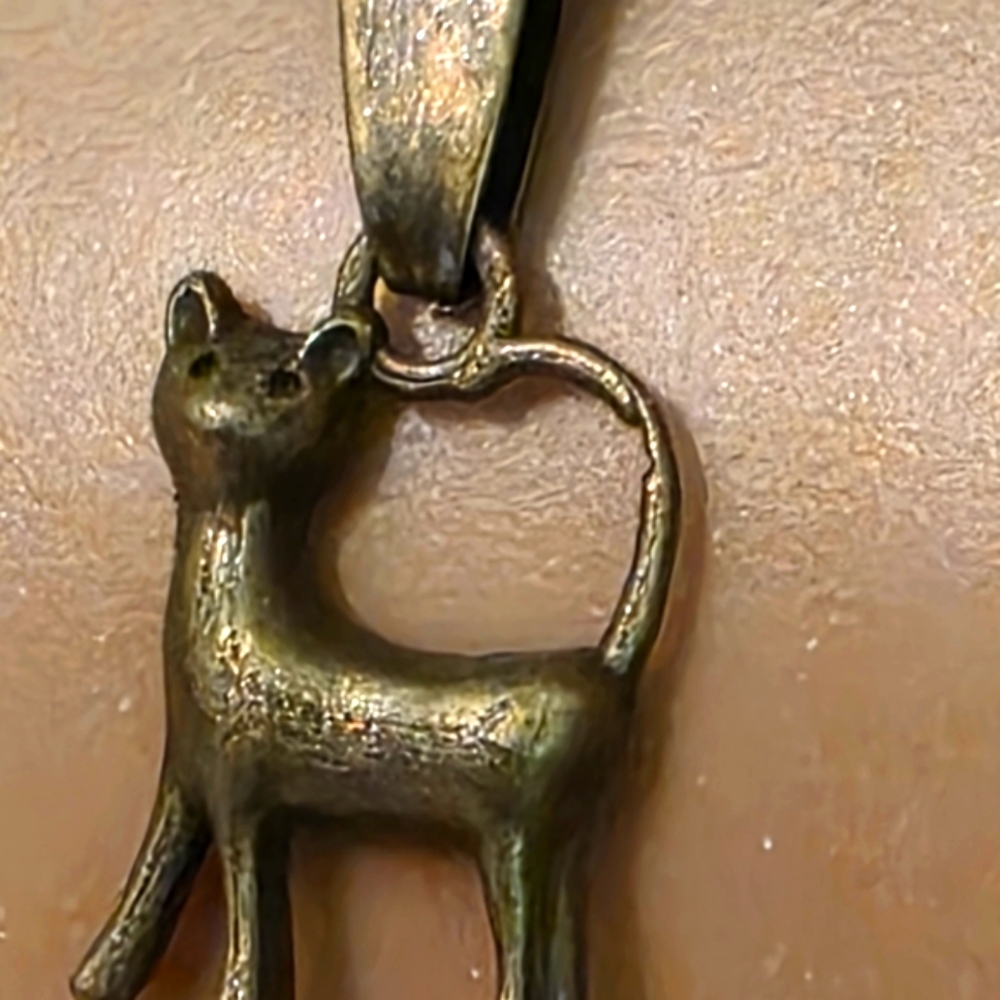 Antique Gold Cat Necklace Pendant, Gold Cat Necklace, Minimalist Elegant Kitty - Picture 9 of 13